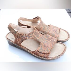 NWOT Alegria Viki sandals